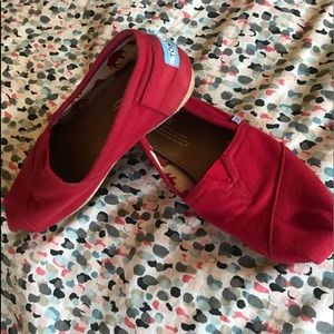 Like new red toms!
